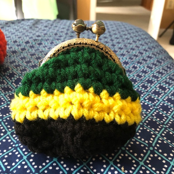 Hand knitted coin purse - Picture 2 of 6